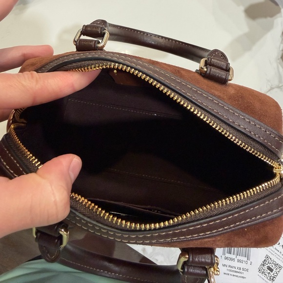 Coach Rowan - Picture 5 of 7